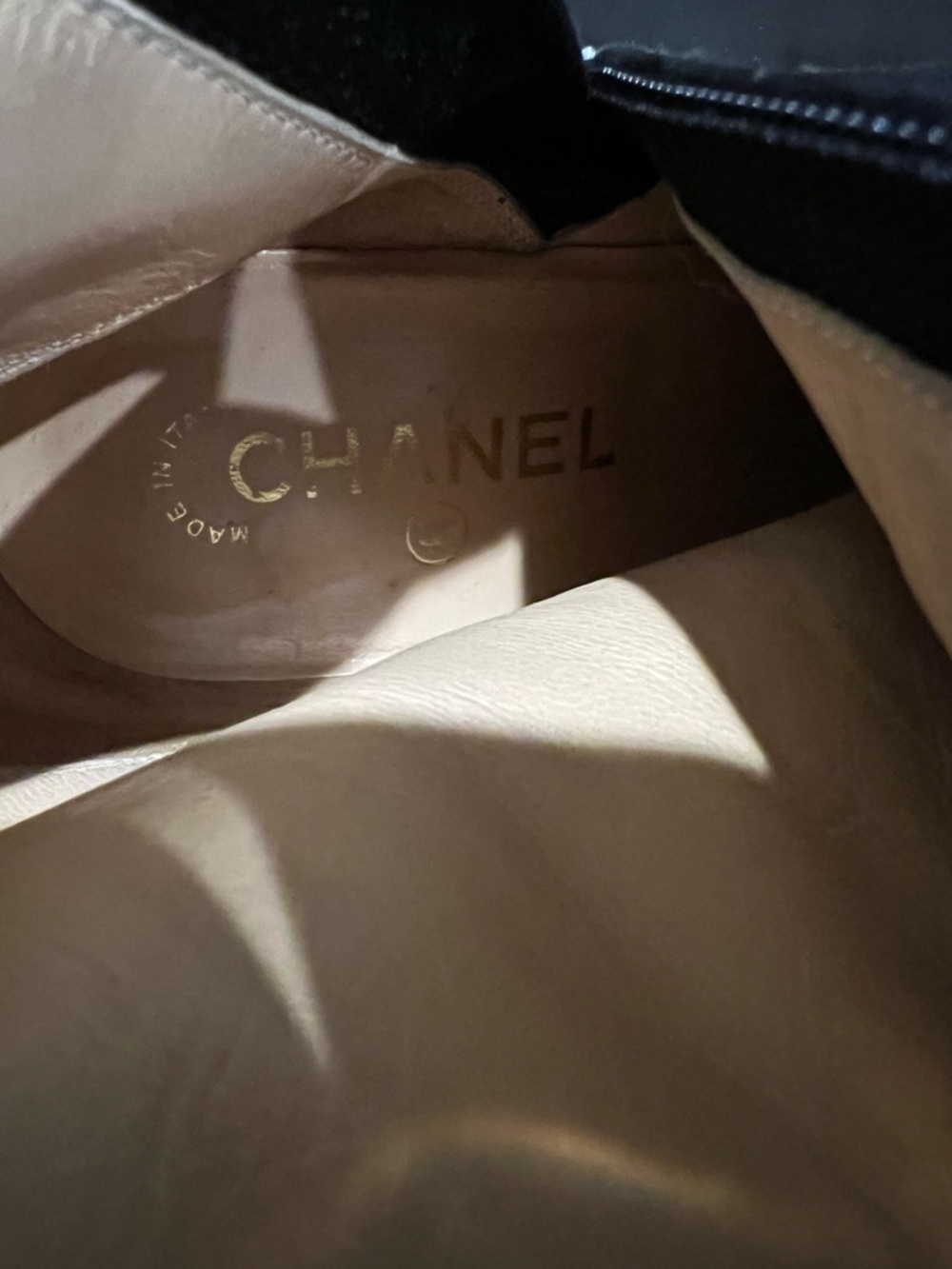 CHANEL Black Suede & Lizard Skin Cap Toed with Kitten Heels - Picture 8 of 10